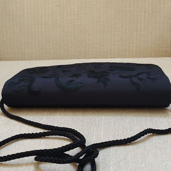 LaRegale Black Embroidered Floral Handmade Evening Shoulder Bag - Picture 6 of 9